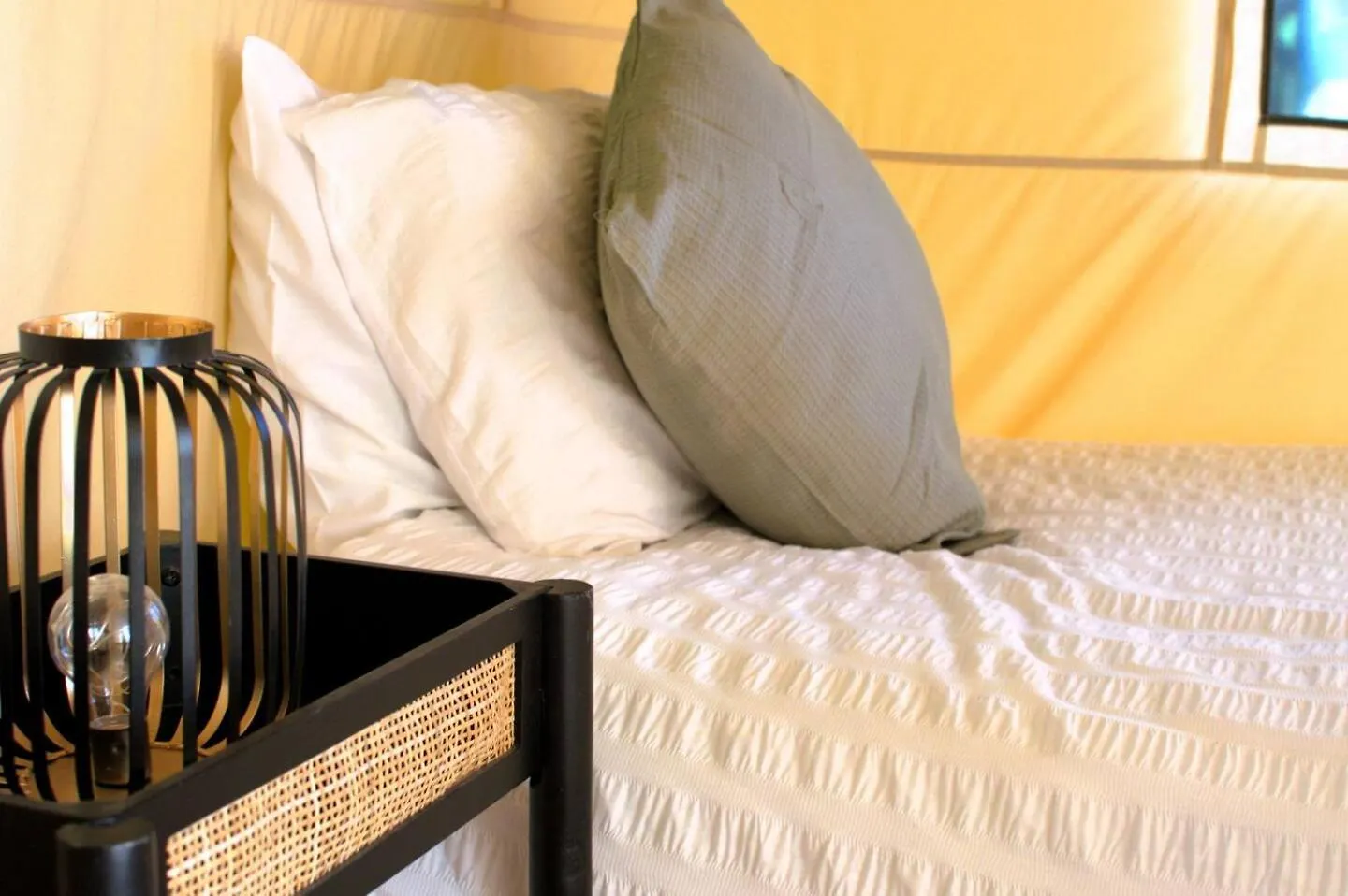 Bell Tent Village Parks نوتينغهام 0*,