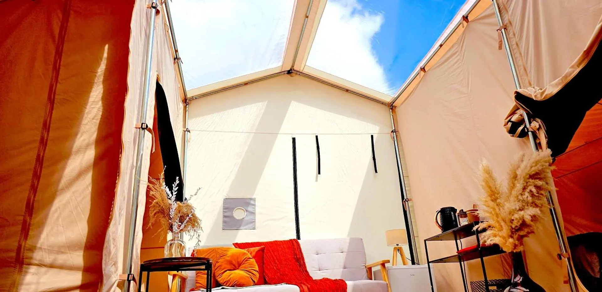 Bell Tent Village Parks نوتينغهام خيمة فخمة