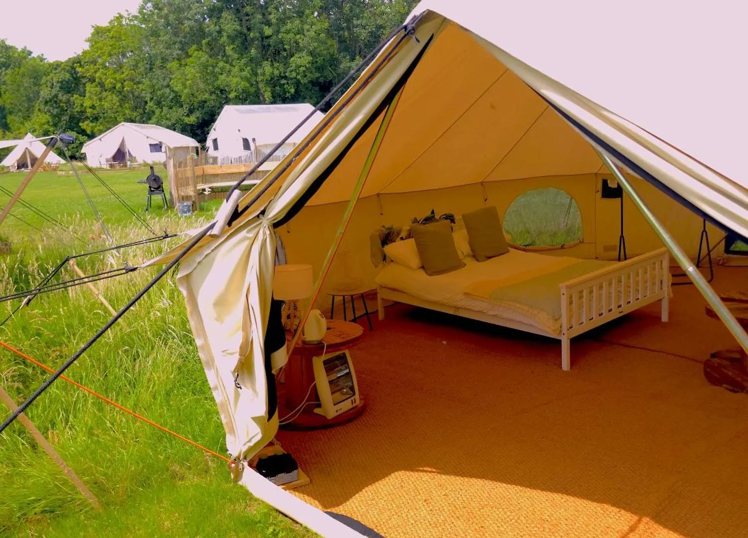 Bell Tent Village Parks نوتينغهام 0*,  المملكة المتحدة