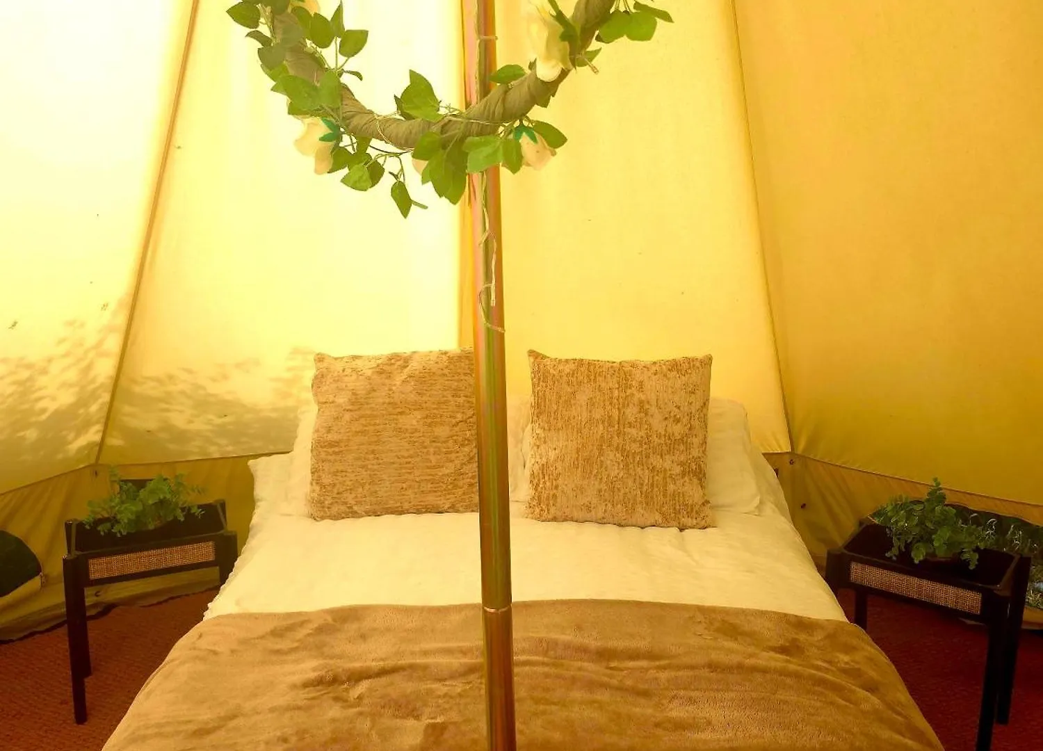 Bell Tent Village Parks نوتينغهام