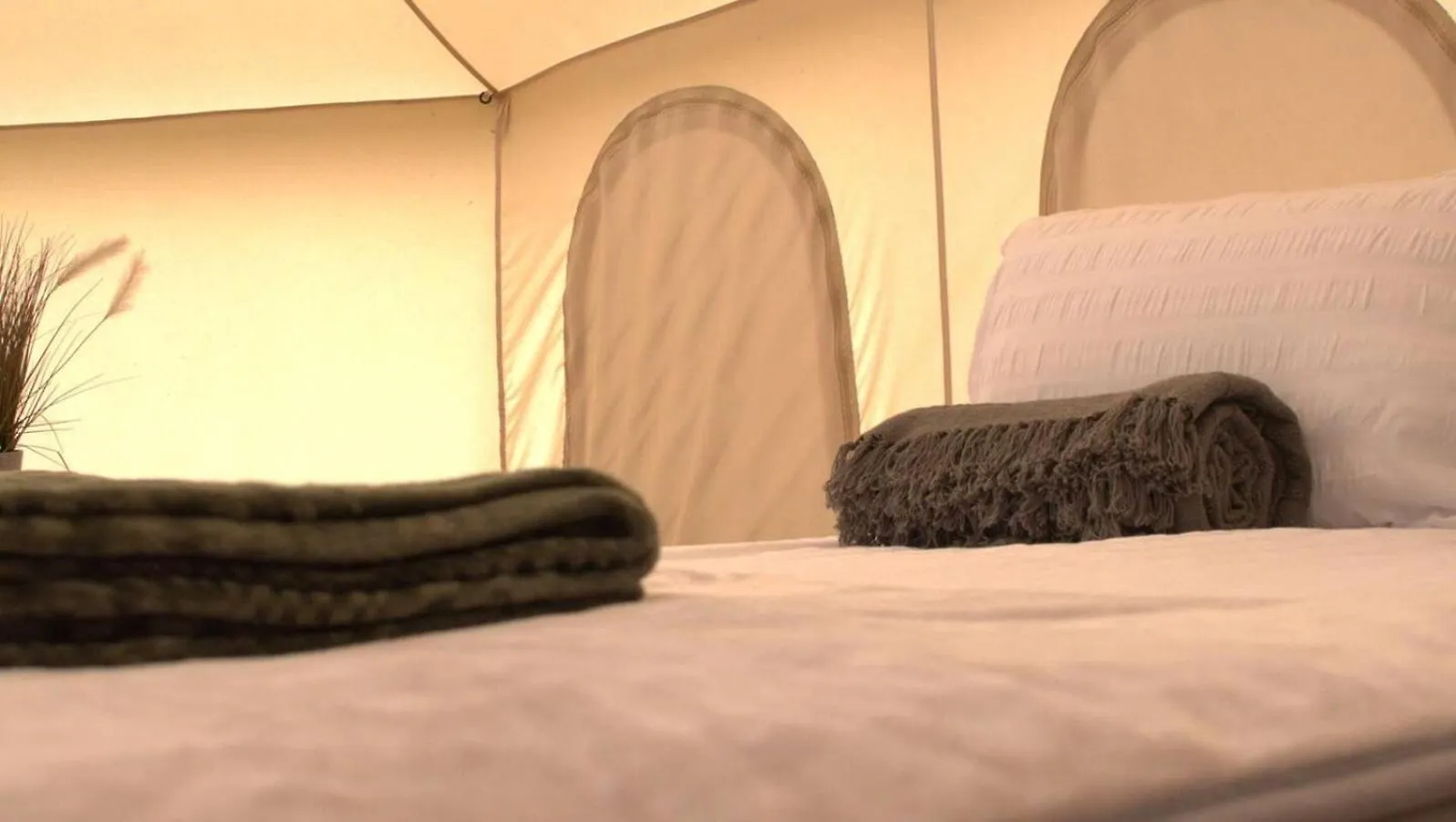 Bell Tent Village Nottingham 0*,