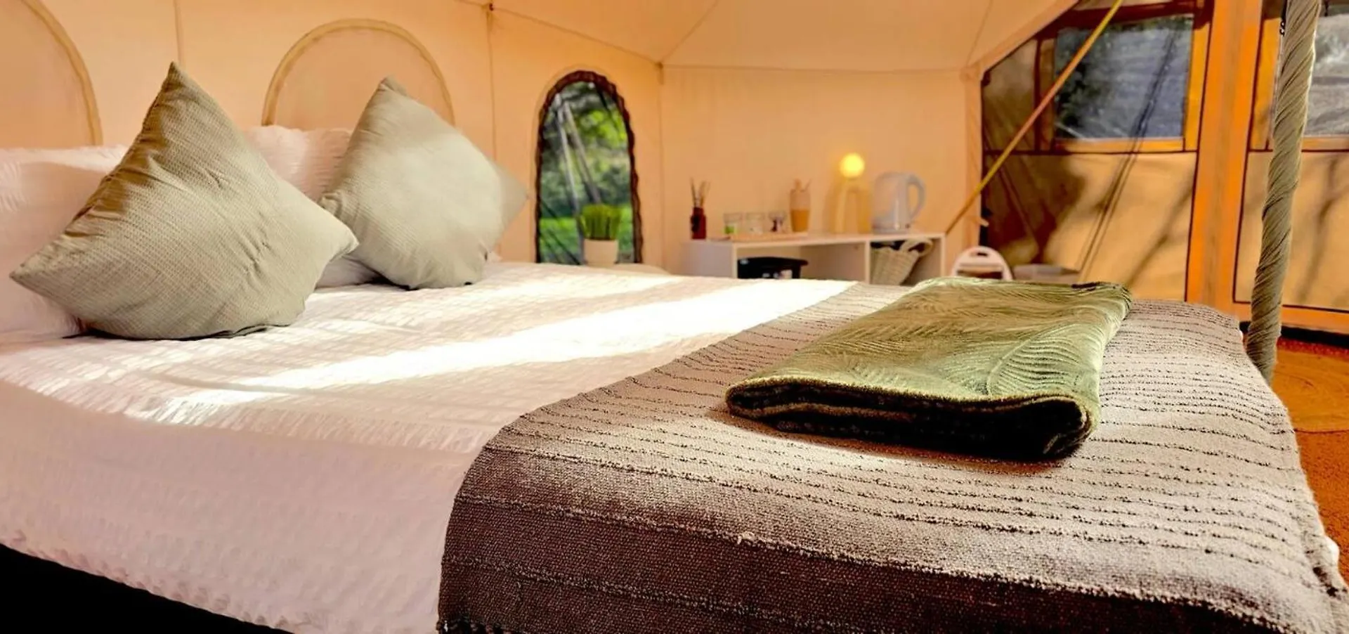 Bell Tent Village Nottingham 0*,