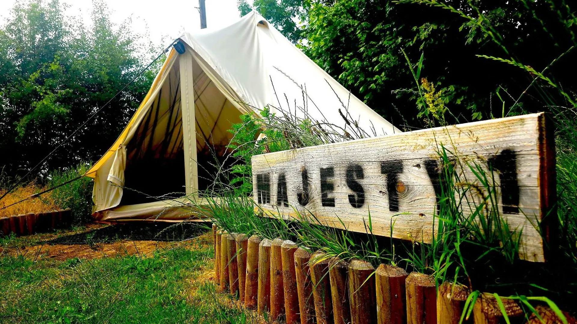 Bell Tent Village Nottingham 0*,